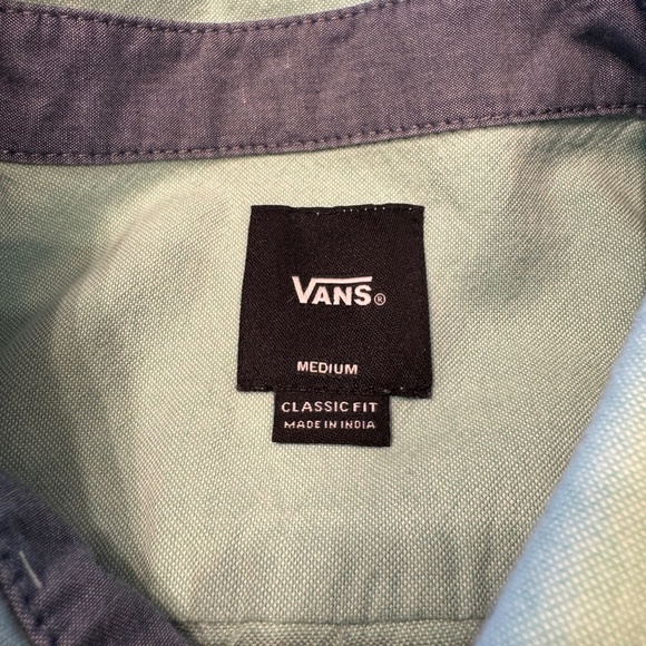 Mens’s Vans Short Sleeve Button Up (Classic Fit) Medium - Picture 4 of 7